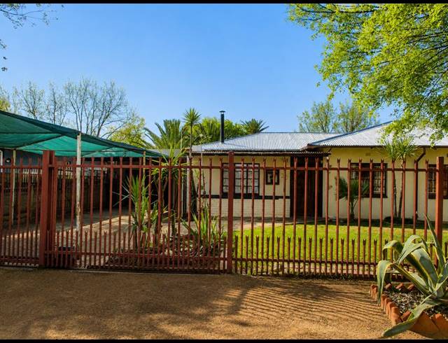 4 BEDROOM HOUSE FOR SALE IN WILGEHOF